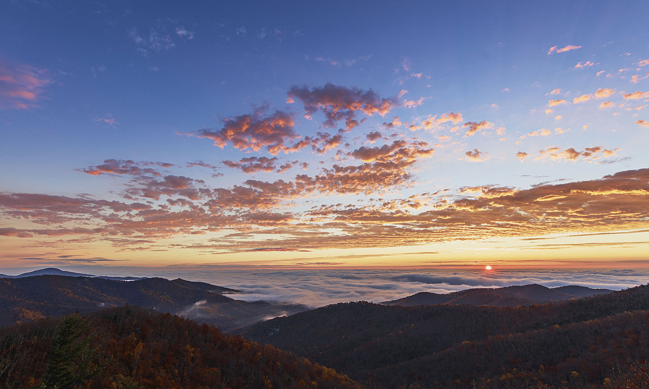 Fog_Ocean_Sunrise_22567407688.jpg
